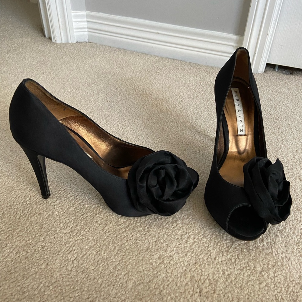 Pura Lopez satin heel
